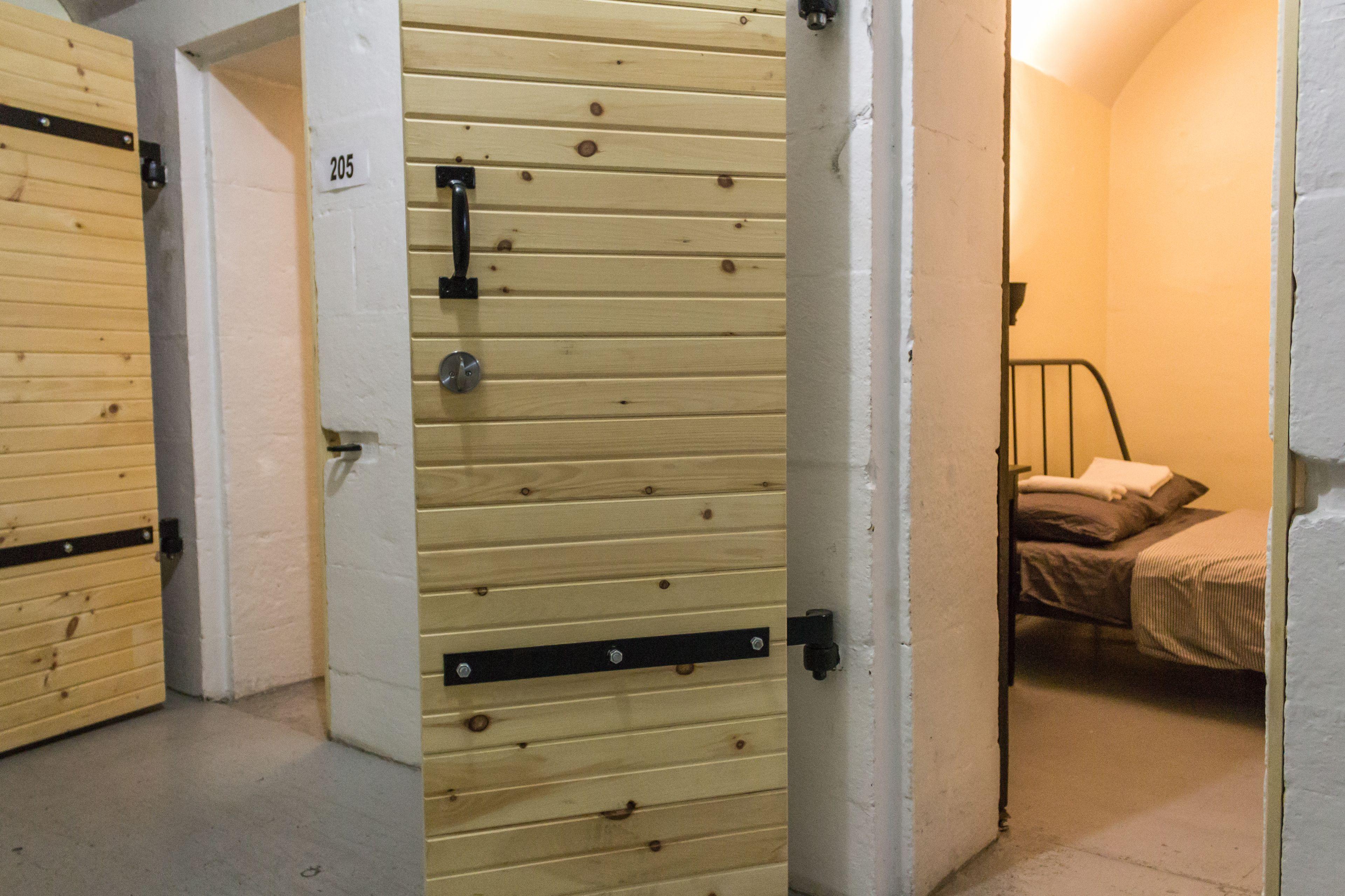 Hostel Saintlo Ottawa Jail Hostel Ottawa