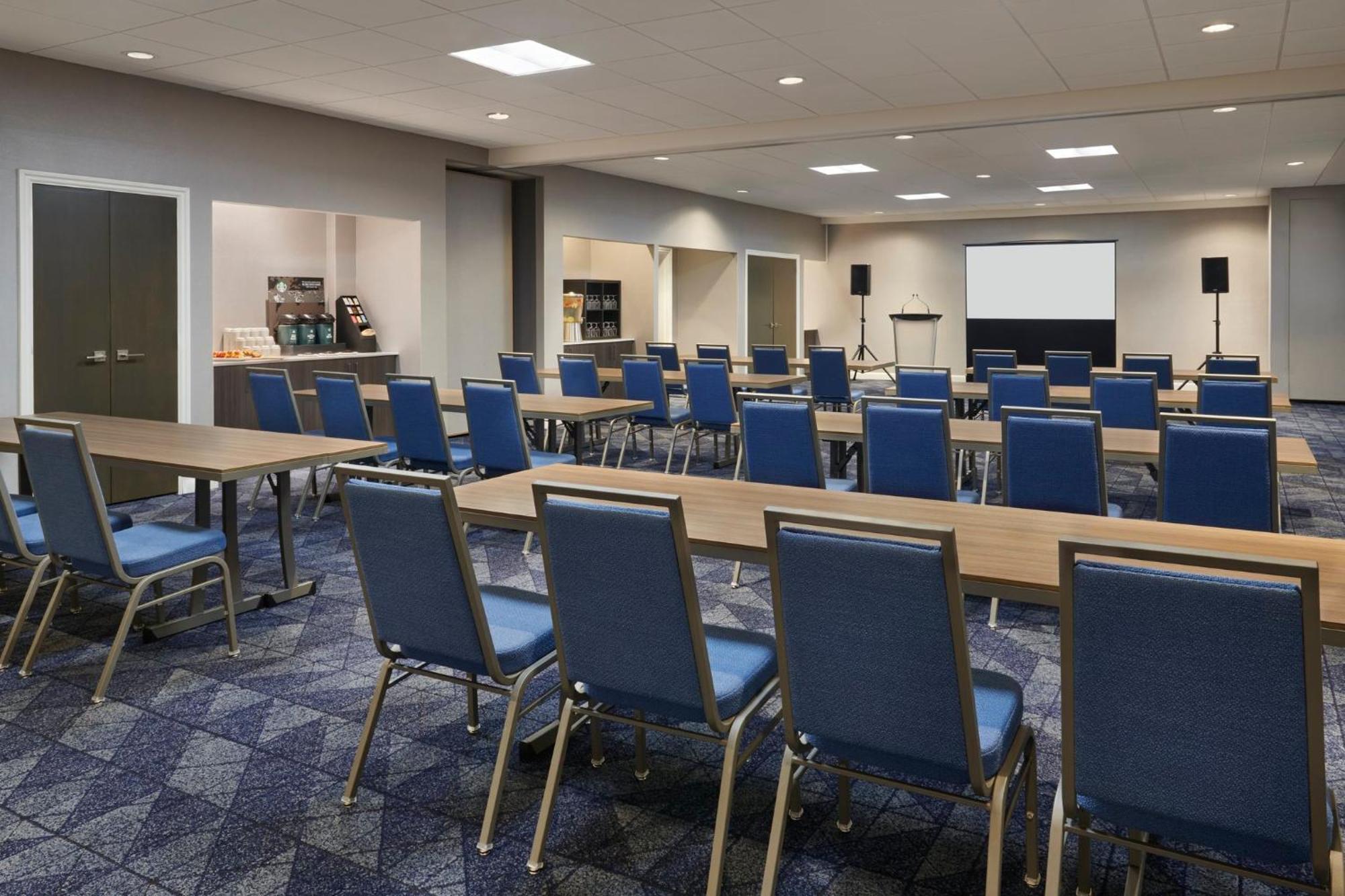 Courtyard By Marriott Downtown 3* Ottawa