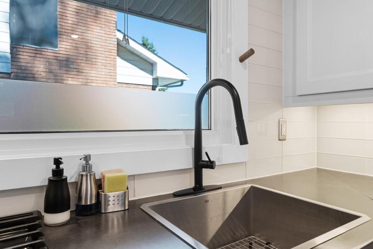 Cozy - 5mins To The Hospital Holiday home Ottawa