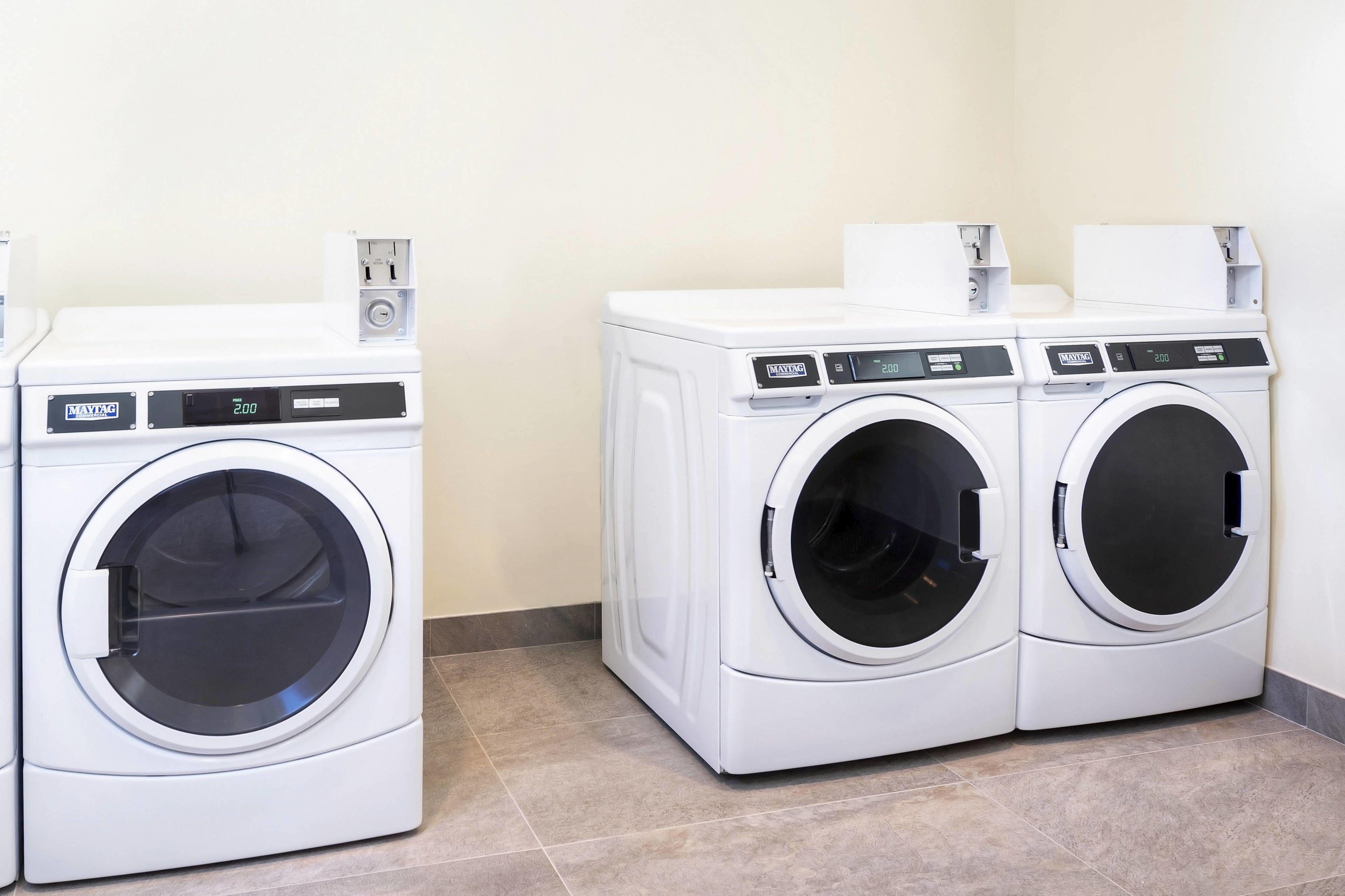 Hotel Fairfield & By Marriott Airport