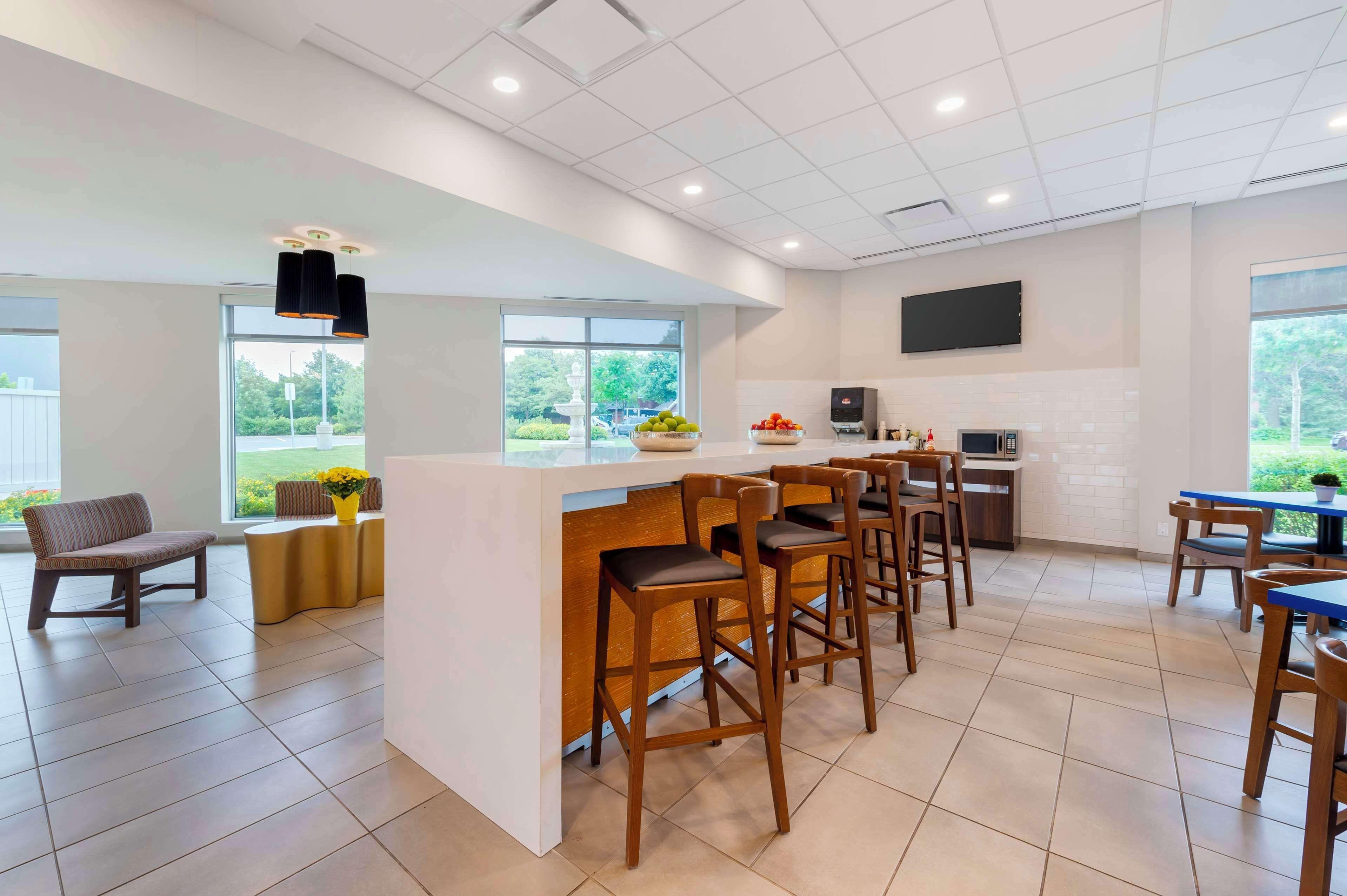 Glo Western Kanata West Hotel Ottawa