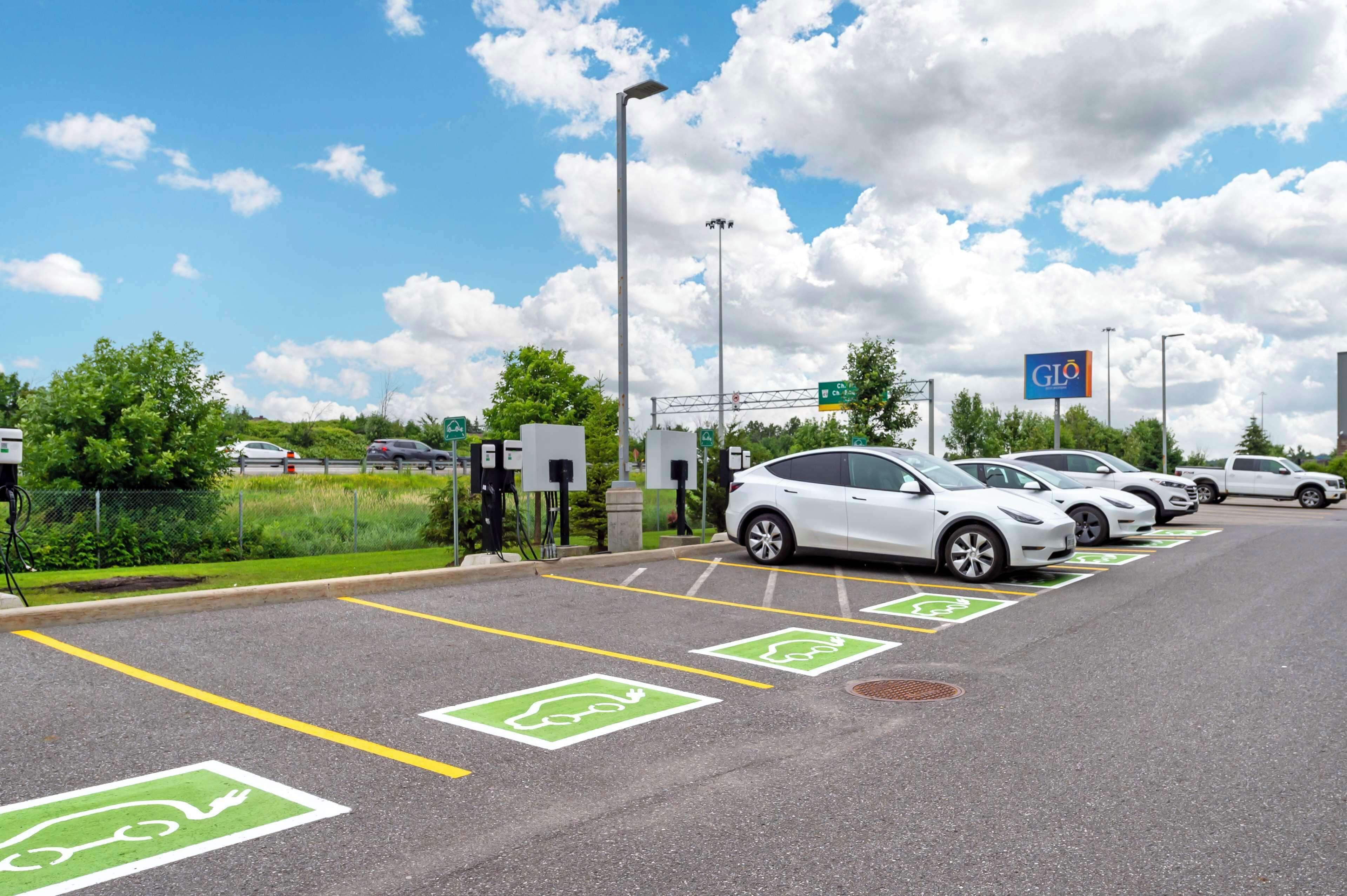 Glo Western Kanata West