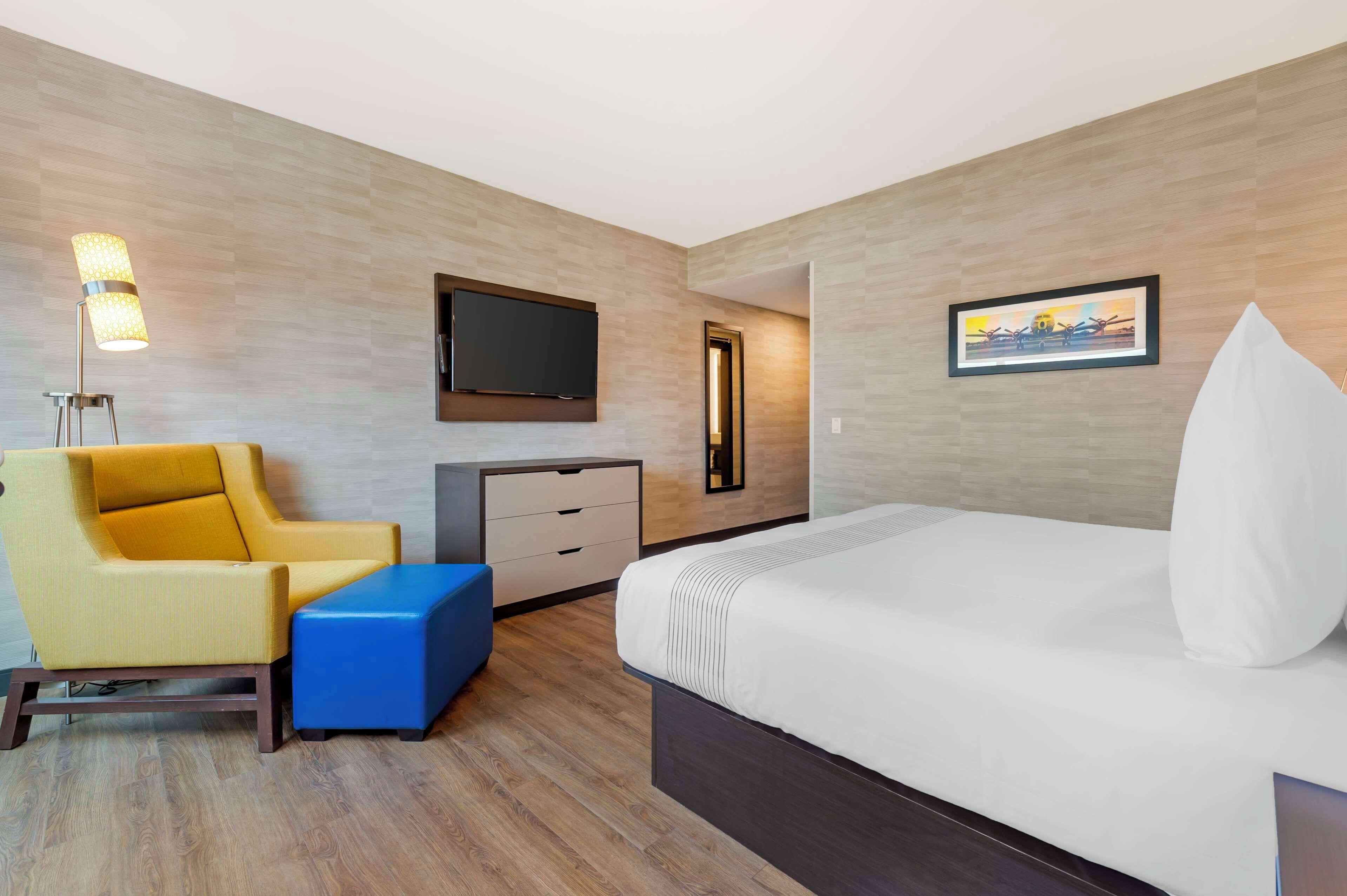 Hotel Glo Western Kanata West