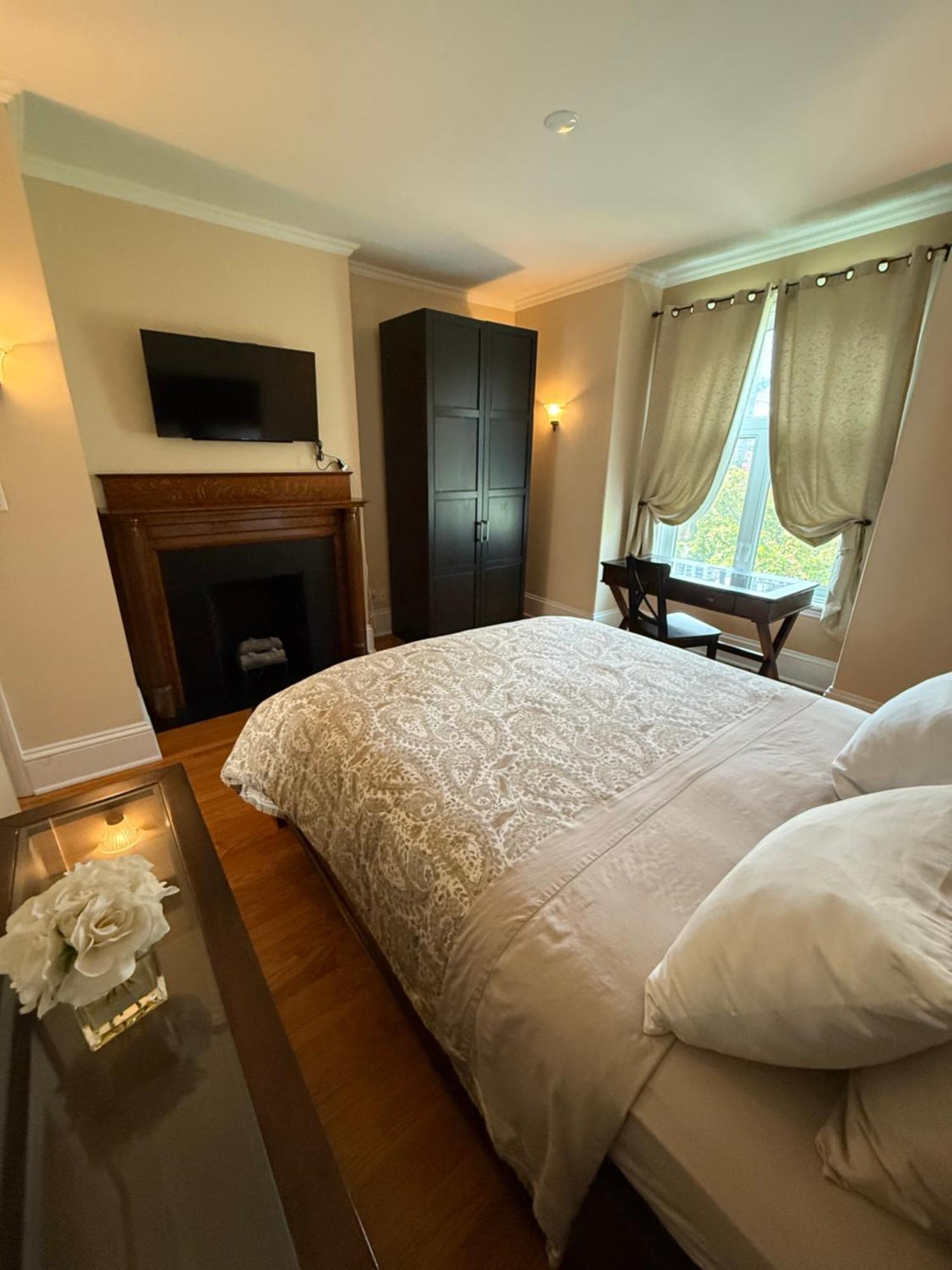 The Century House 3*