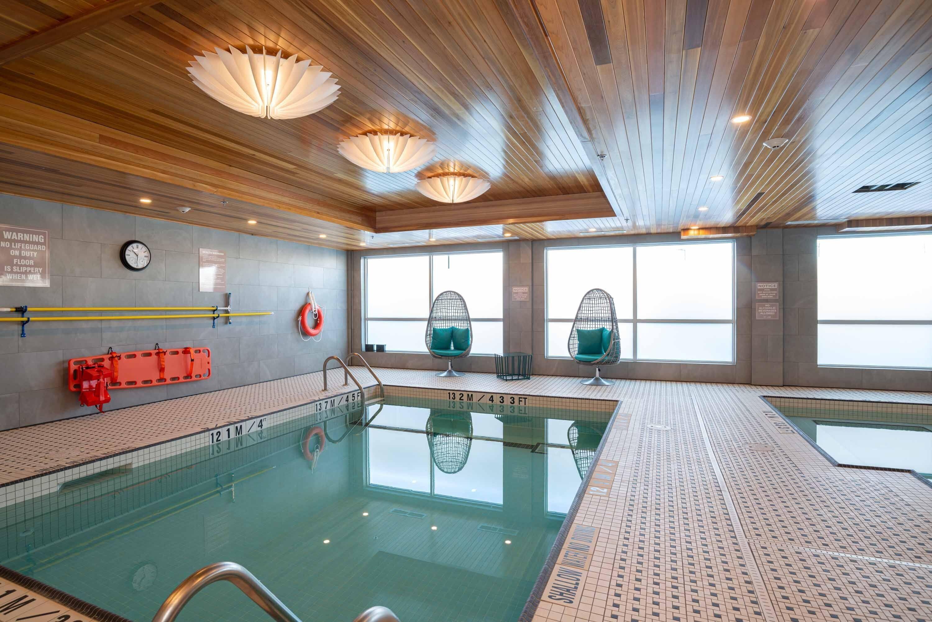 Sandman Signature Airport Hotel