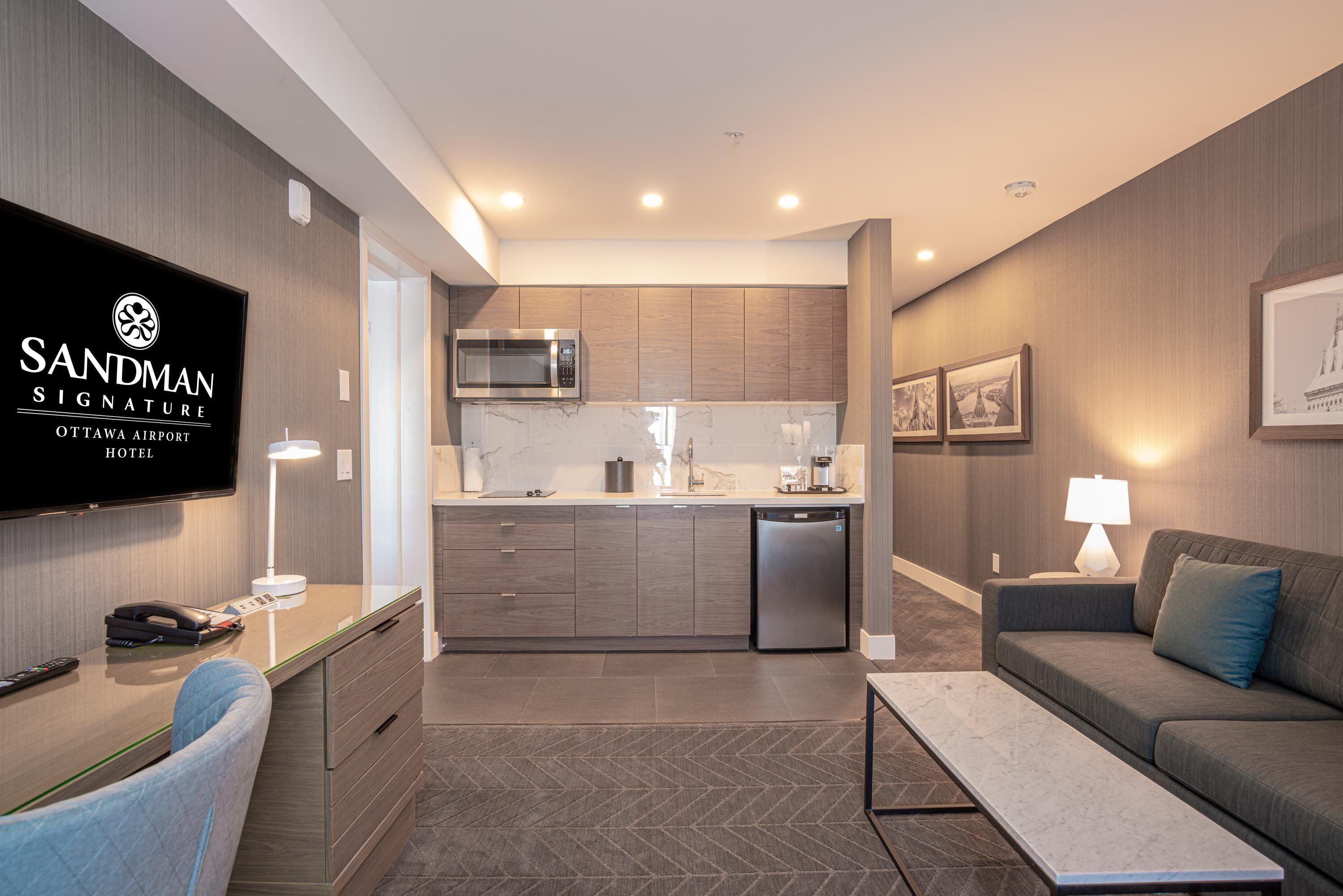 Sandman Signature Airport Hotel Ottawa