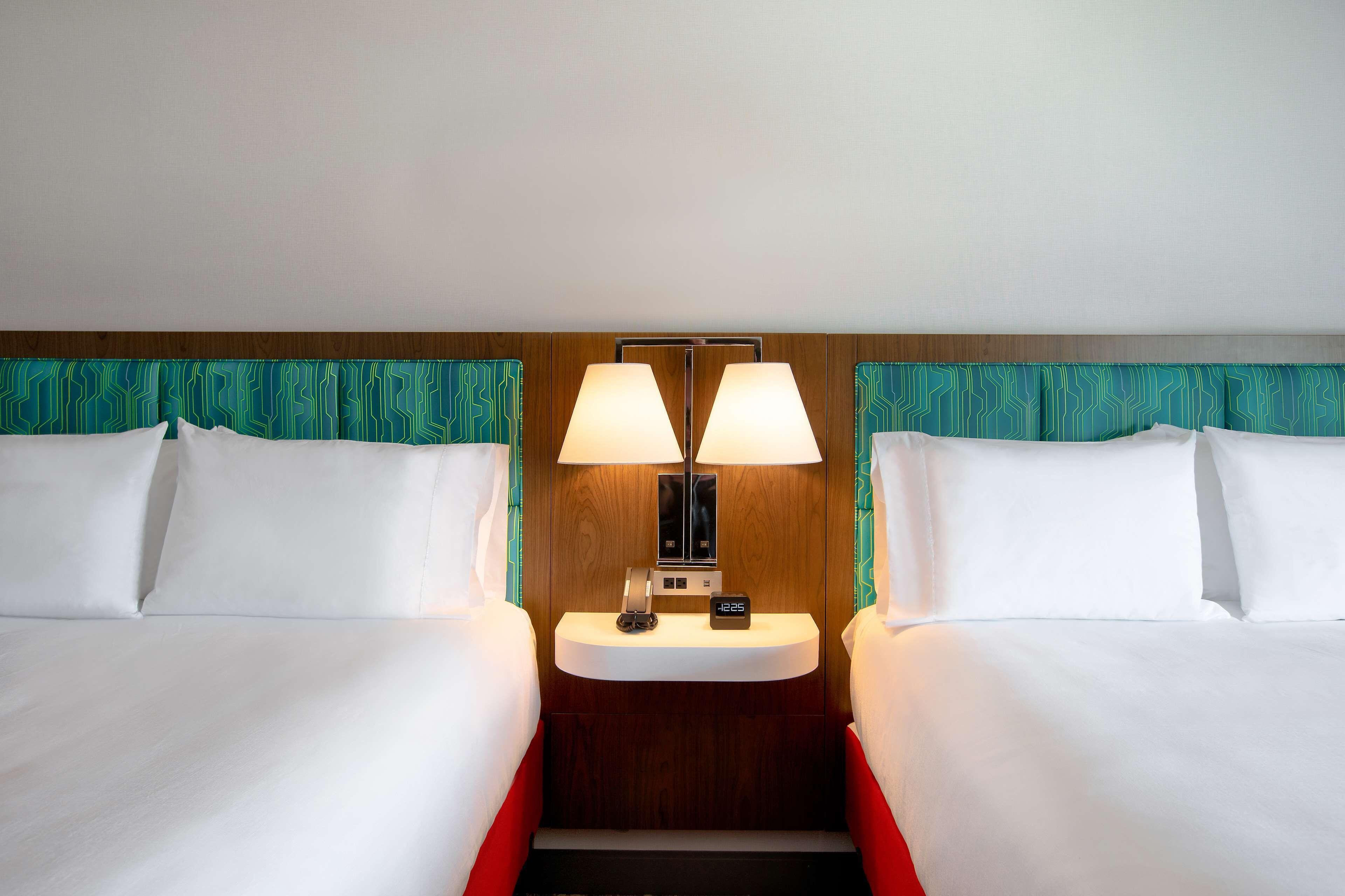 Hampton & West, Ontario, Canada 3*