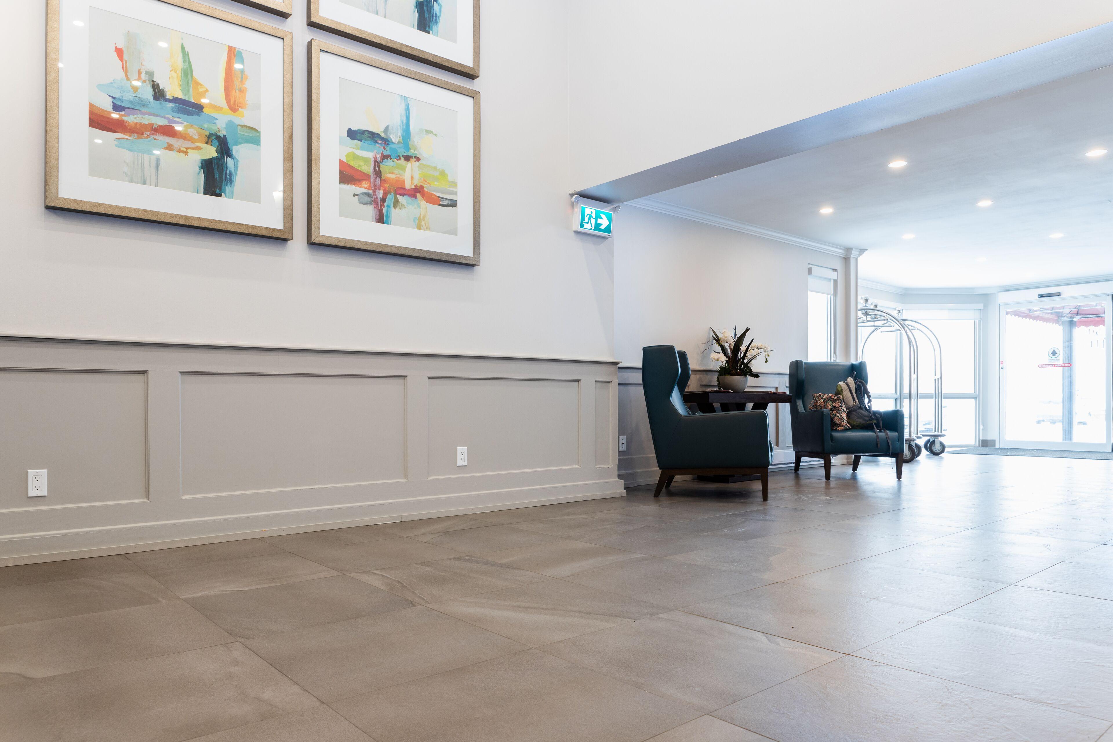 Adam's Airport Motel