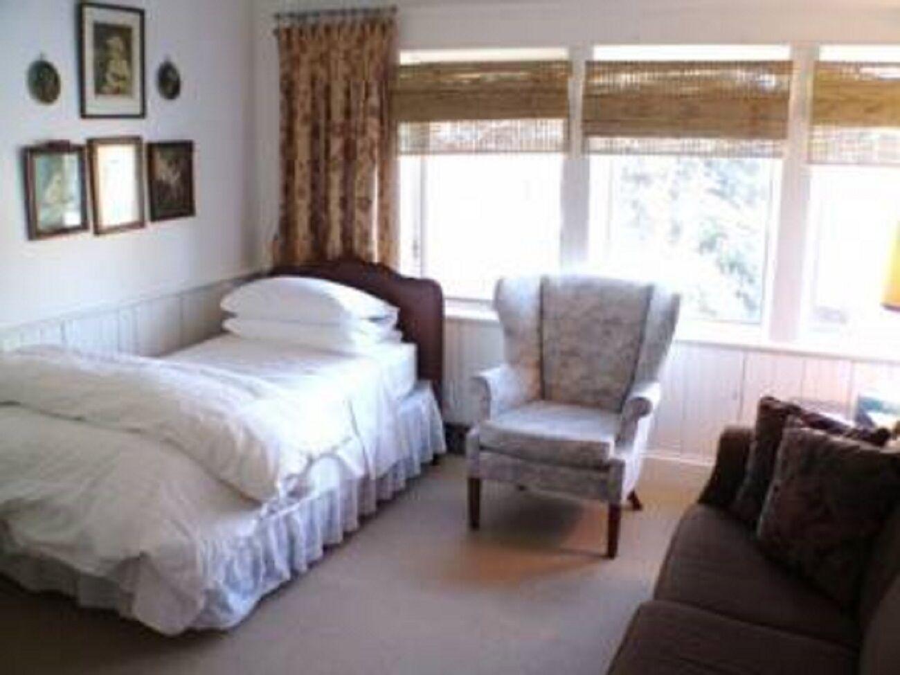 Ashbury House Bed & Breakfast