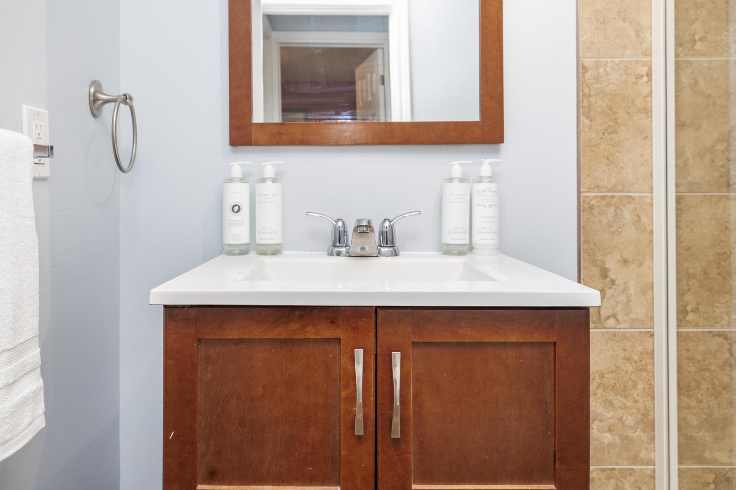 Apartment Stylish Getaway For 5 *