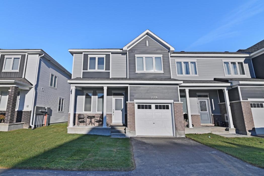 Spacious Family In Barrhaven