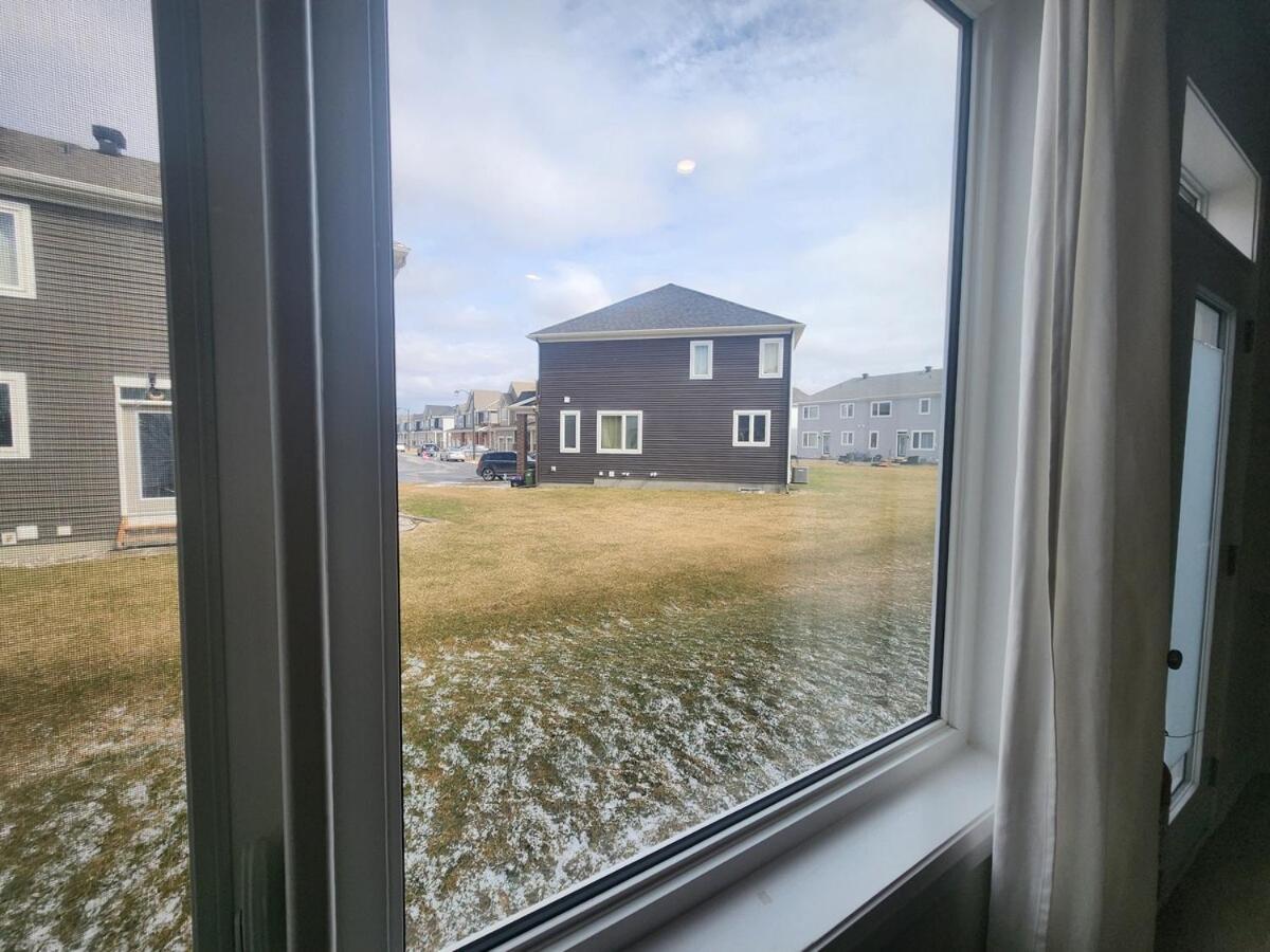 Spacious Family In Barrhaven Ottawa