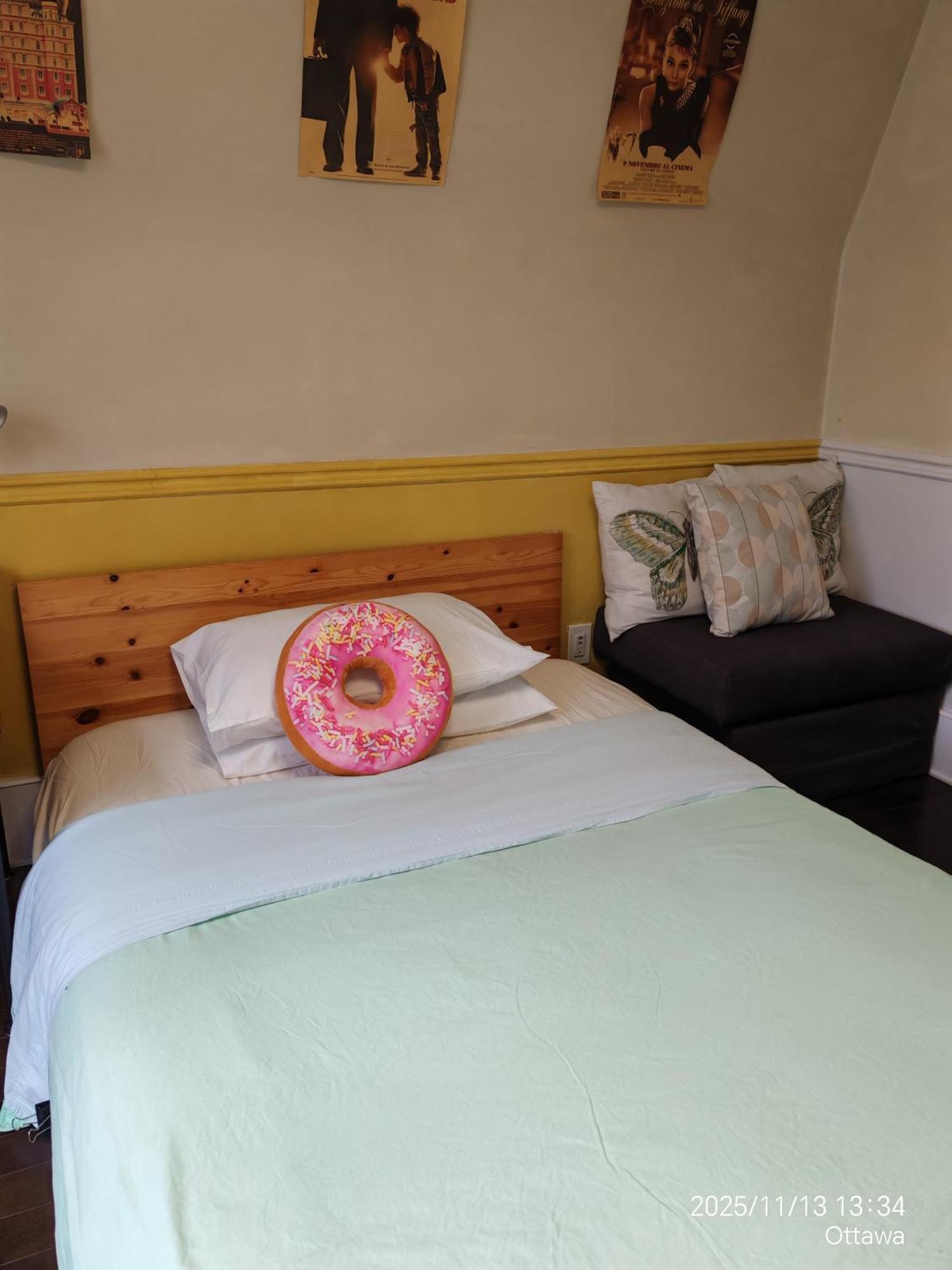 Center Near Train Station & Parliament Guest house Ottawa