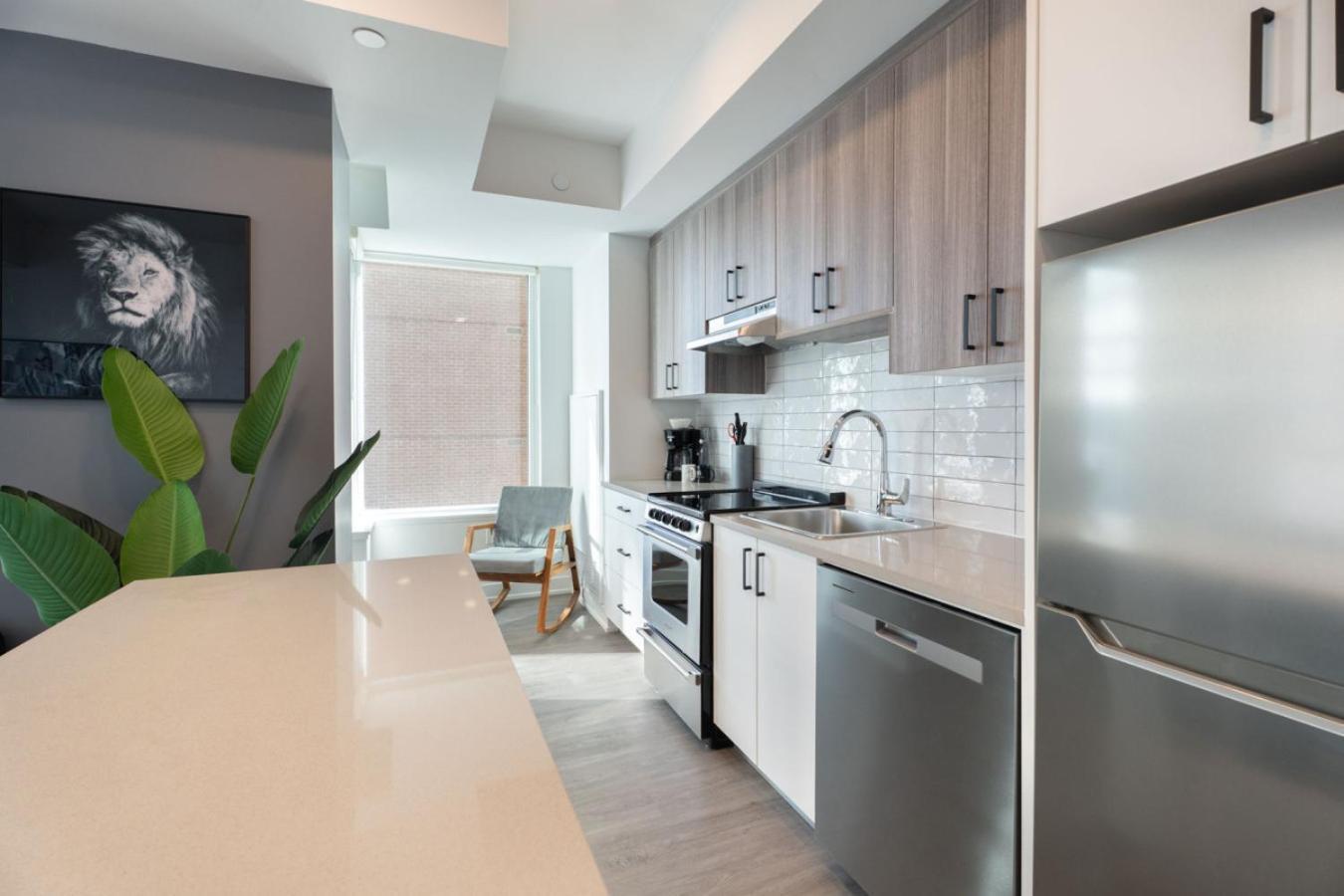 The Lennox Pet Friently 2 Bedroom In 613 Holiday home Ottawa