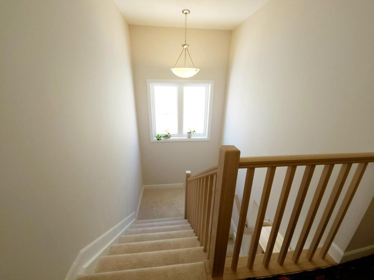 Villa Spacious Family In Barrhaven