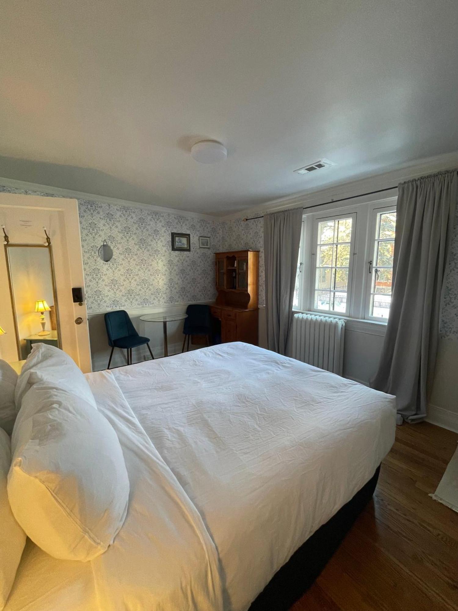 Bed & Breakfast The Ambassador Ottawa