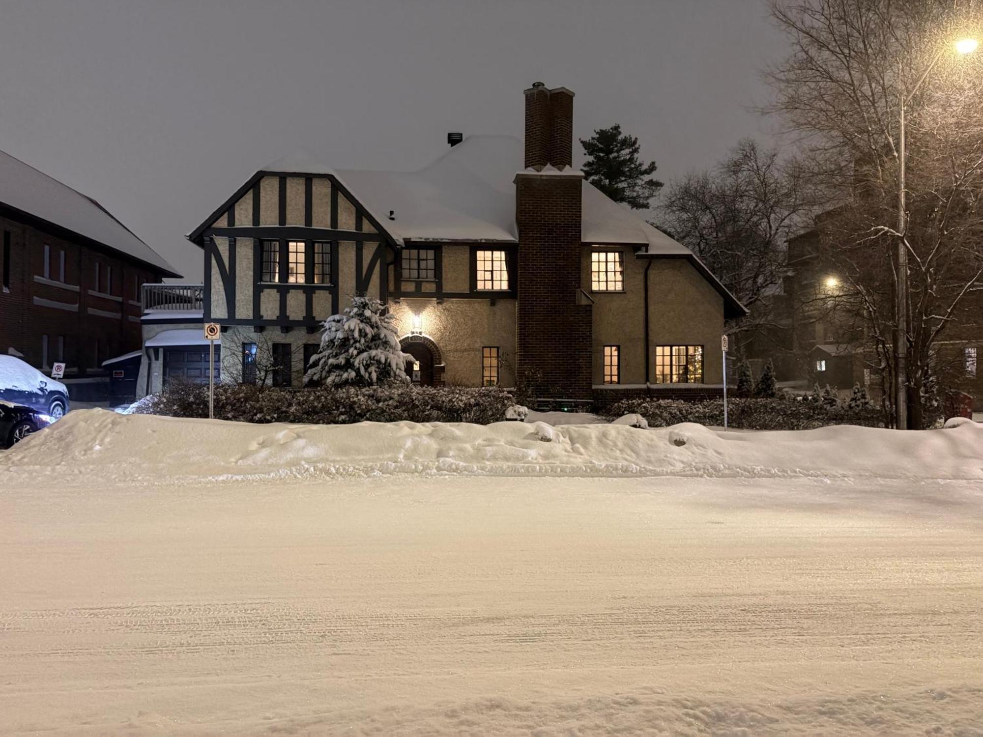 The Ambassador 3* Ottawa