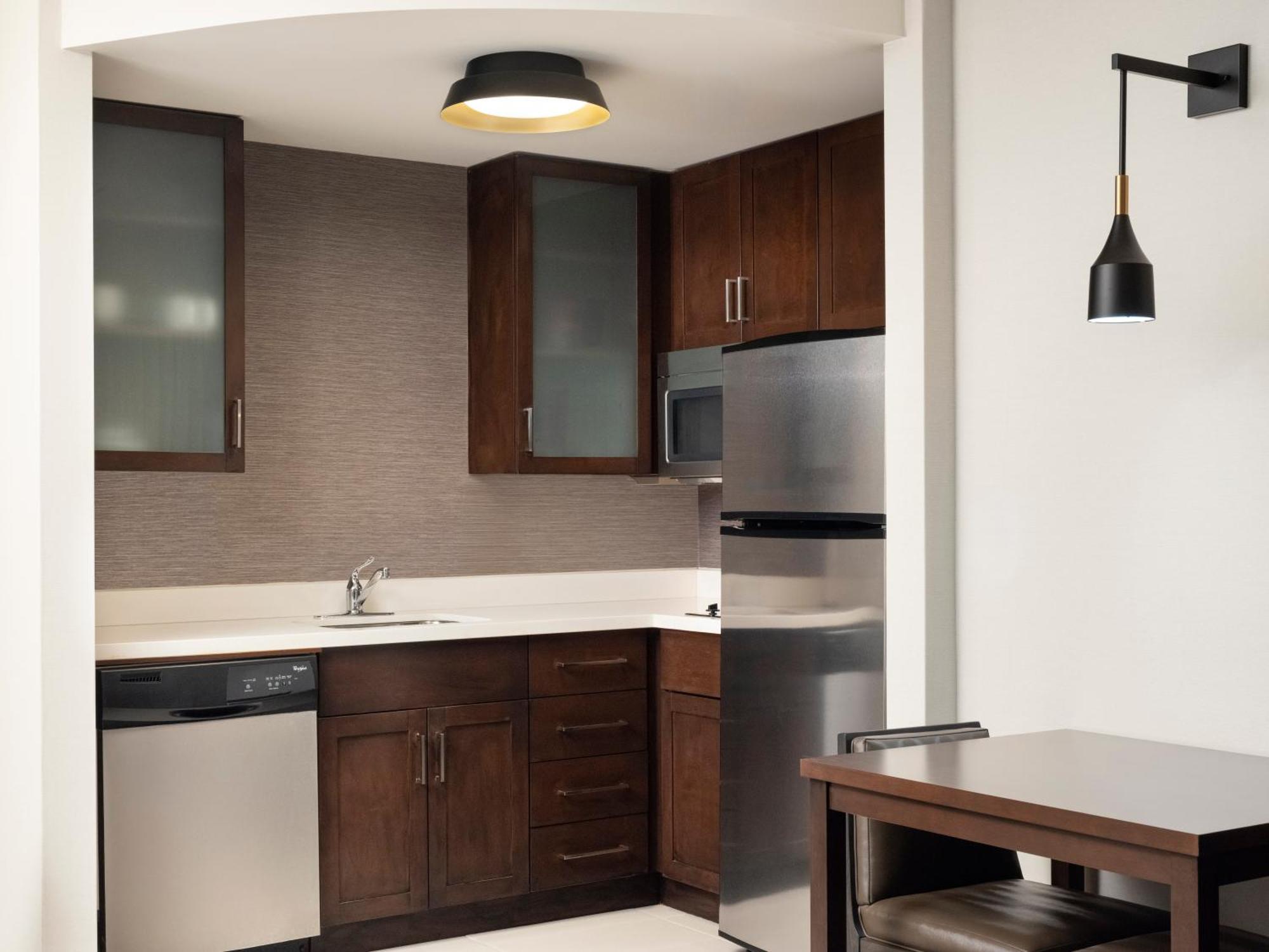 Hotel By Marriott Airport Ottawa