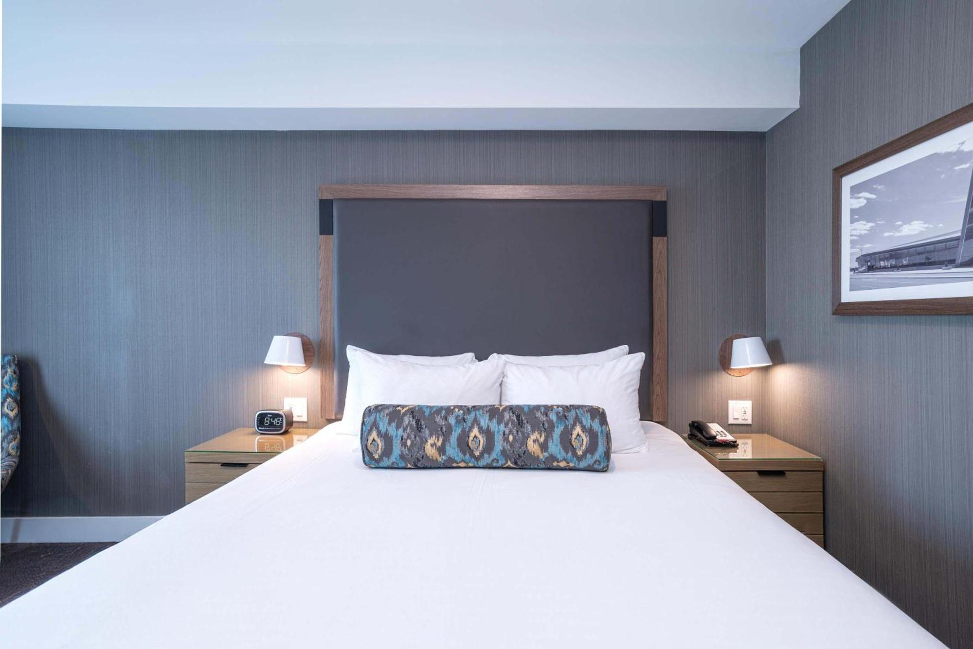 Sandman Signature Airport 4* Ottawa