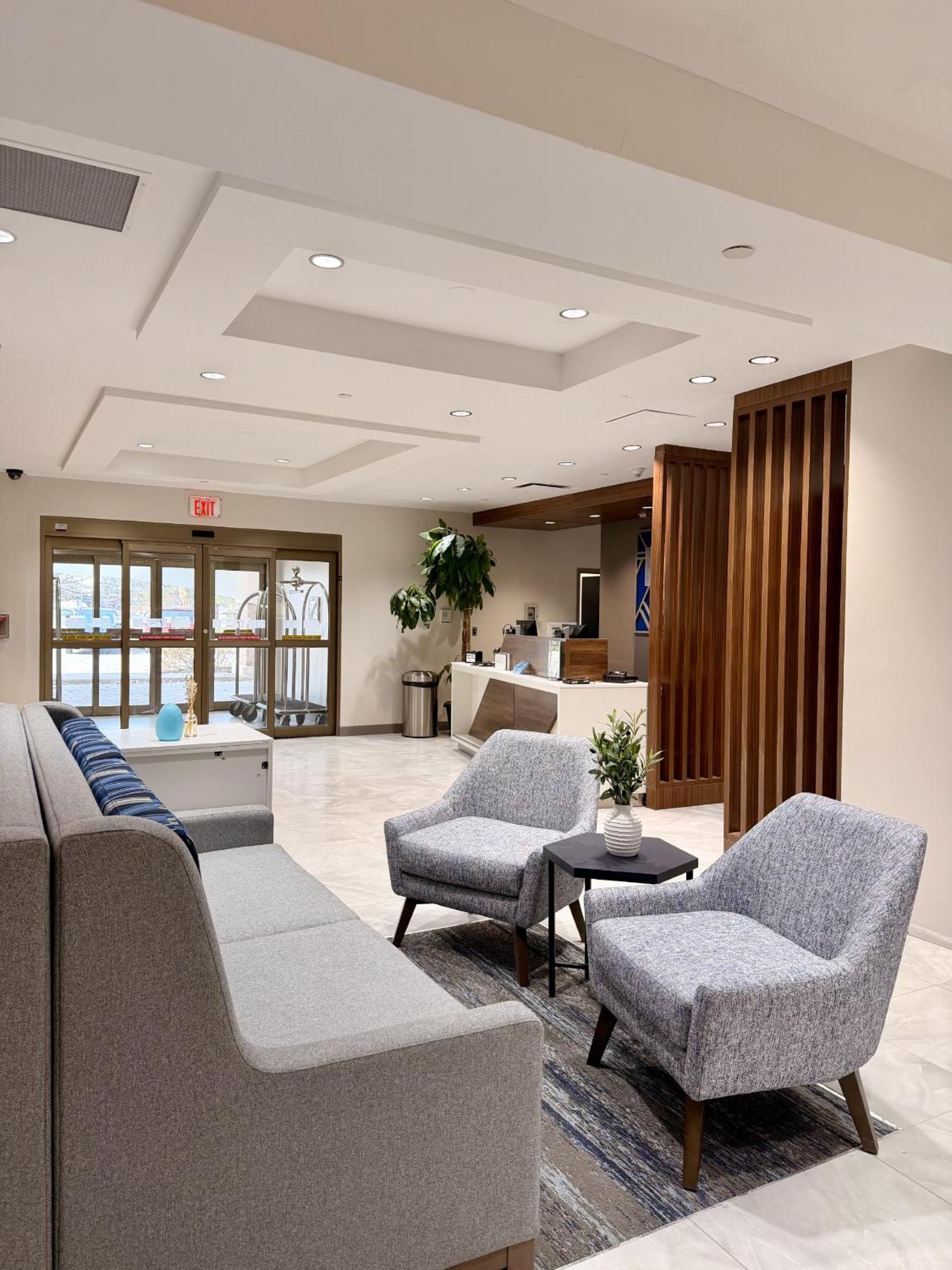 Hotel Express & West - Nepean By Ihg 2*