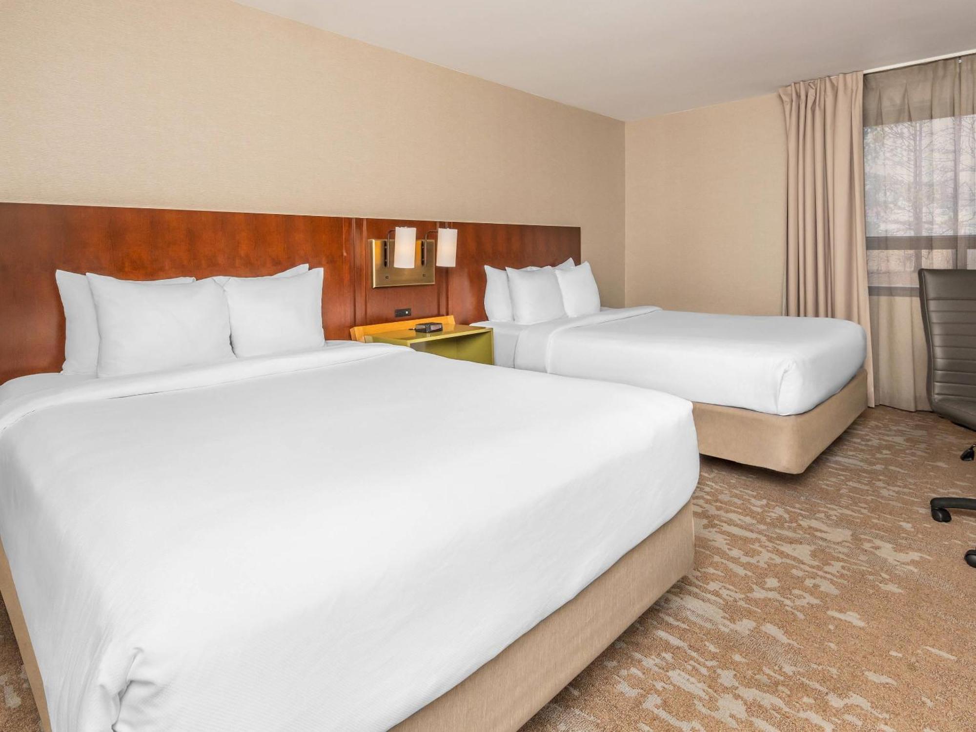 Comfort Kanata West Inn 4*