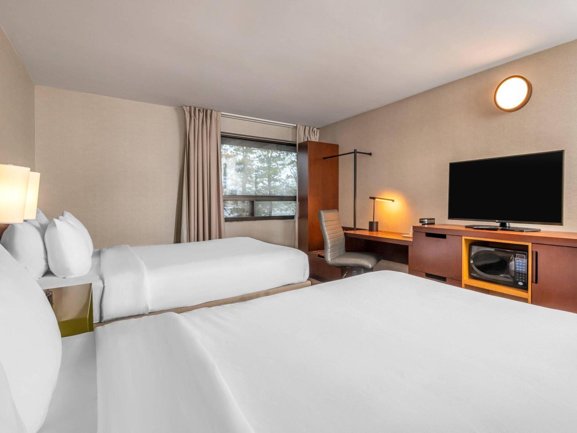 Comfort Kanata West 4*
