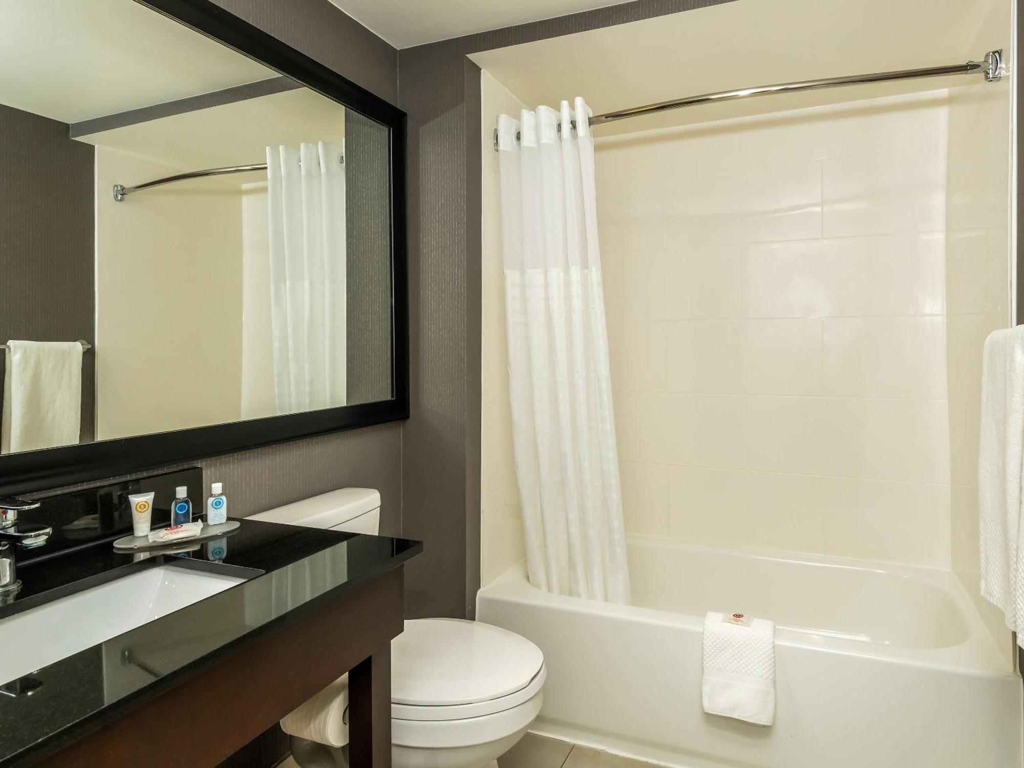 Comfort Kanata West Inn
