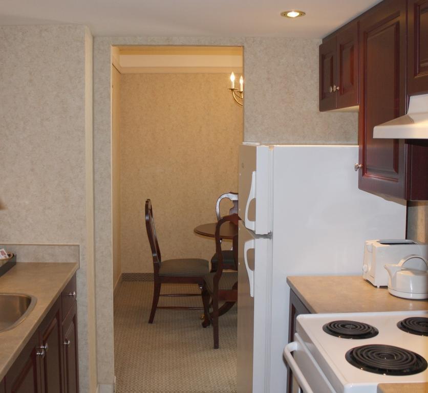 Hotel & Ottawa-downtown