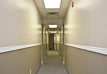 Ottawa Inn Hotel 2*