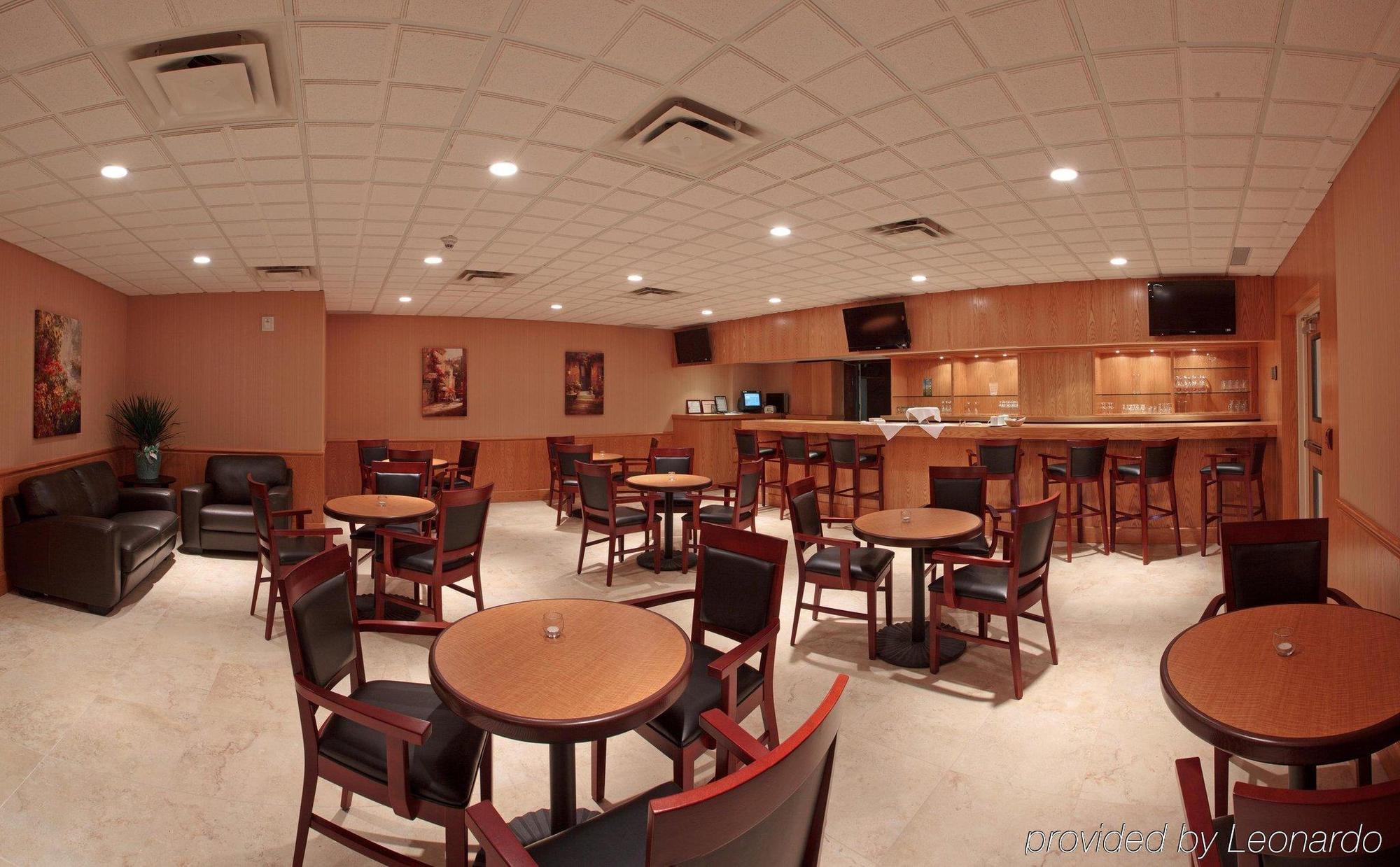 Hotel Embassy West Ottawa