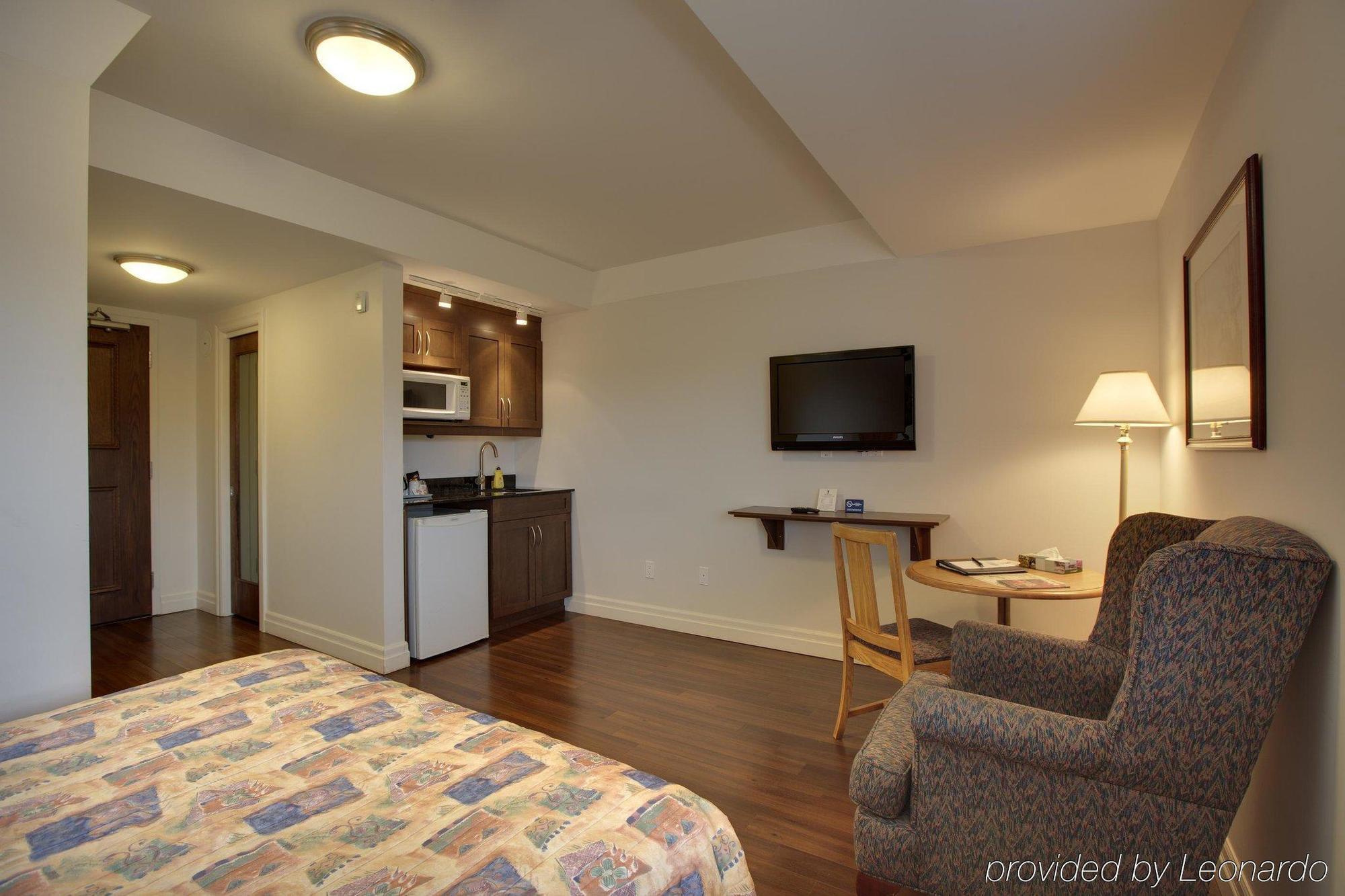 Embassy West Hotel Ottawa