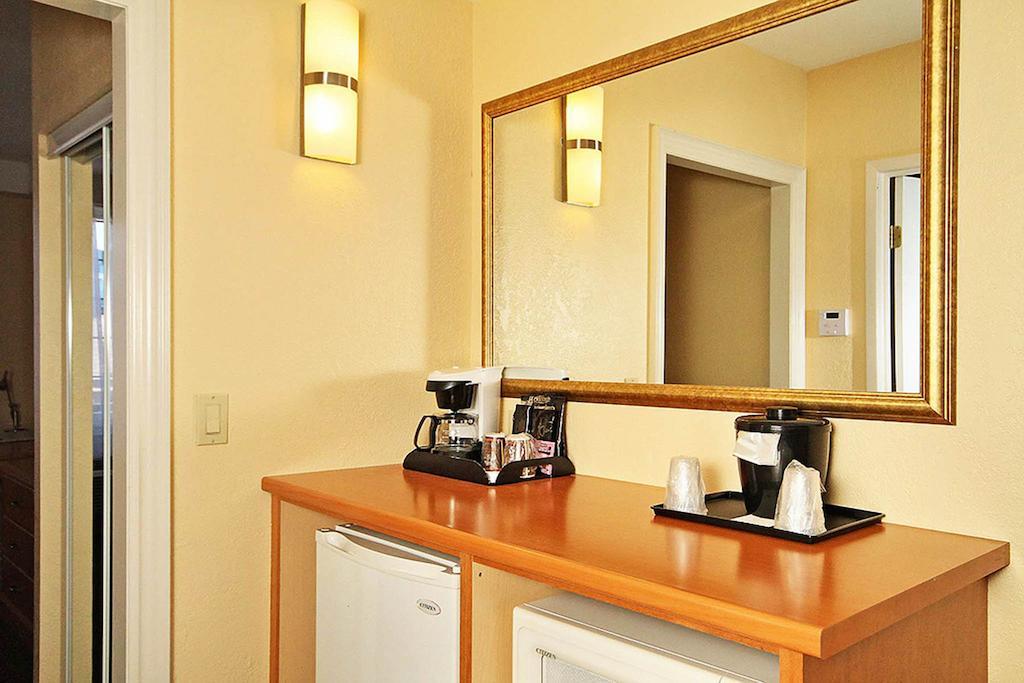 Fairfield & By Marriott Kanata 3*