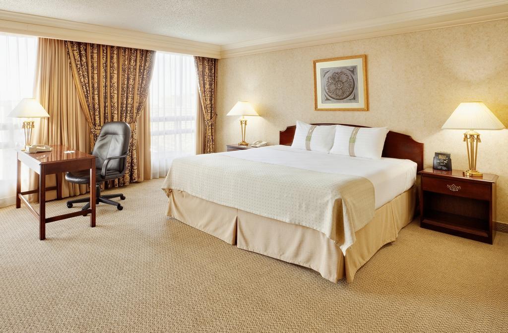 Hotel & Ottawa-downtown