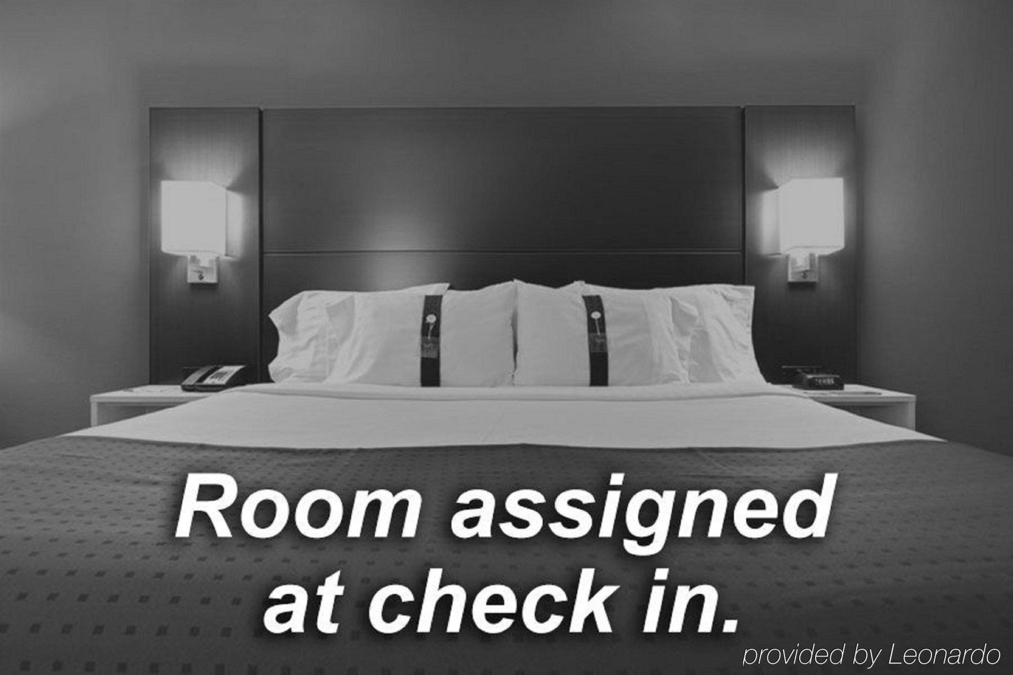 Express & East-orleans By Ihg Hotel 2*