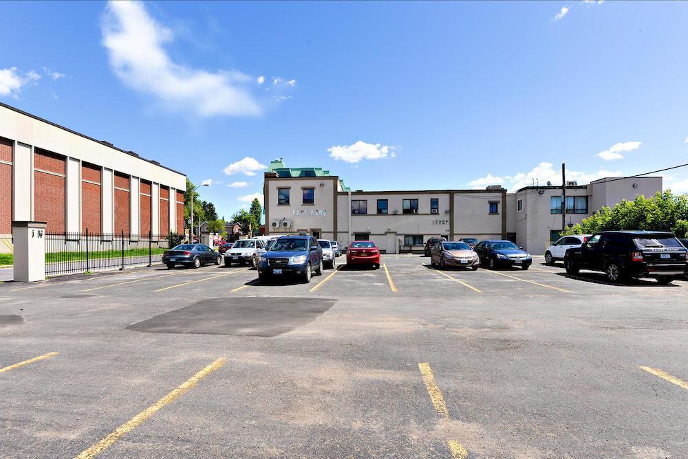 Ottawa Inn Hotel Hotel
