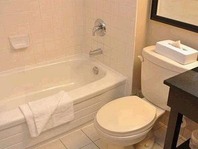 Travelodge By Wyndham East Hotel