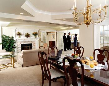 Capital Hill & Hotel 3*
