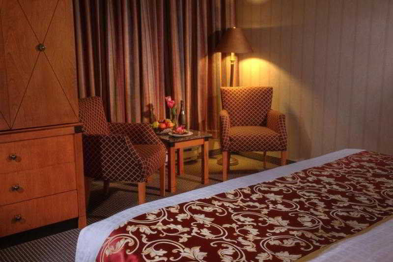 Lord Elgin Hotel