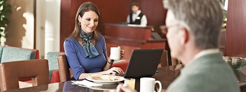 By Marriott Airport 3* Ottawa