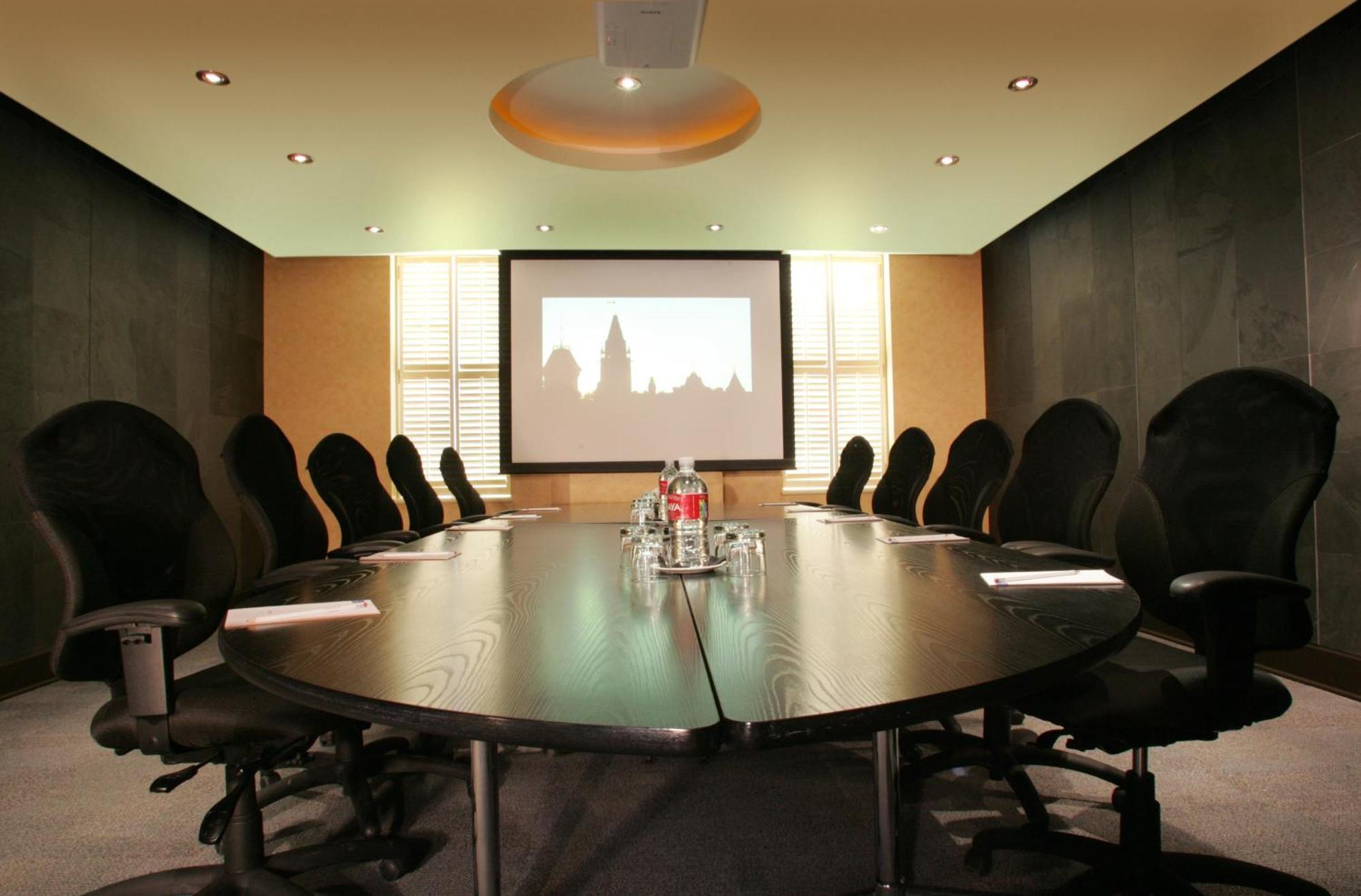 Doubletree By Hilton Downtown Hotel 4*