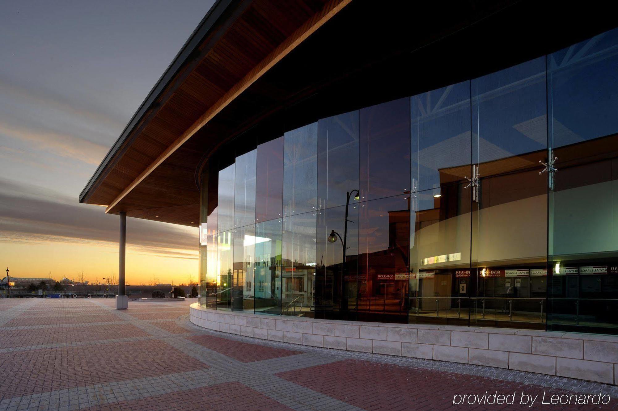 Express & East-orleans By Ihg Ottawa