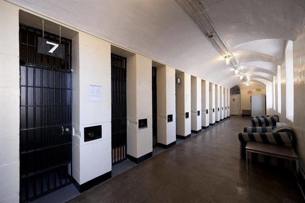 Hostel Saintlo Ottawa Jail Hostel *