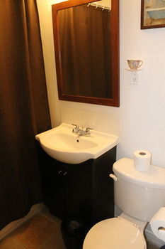 Apartment Adib 2448 Carling Ave Ottawa