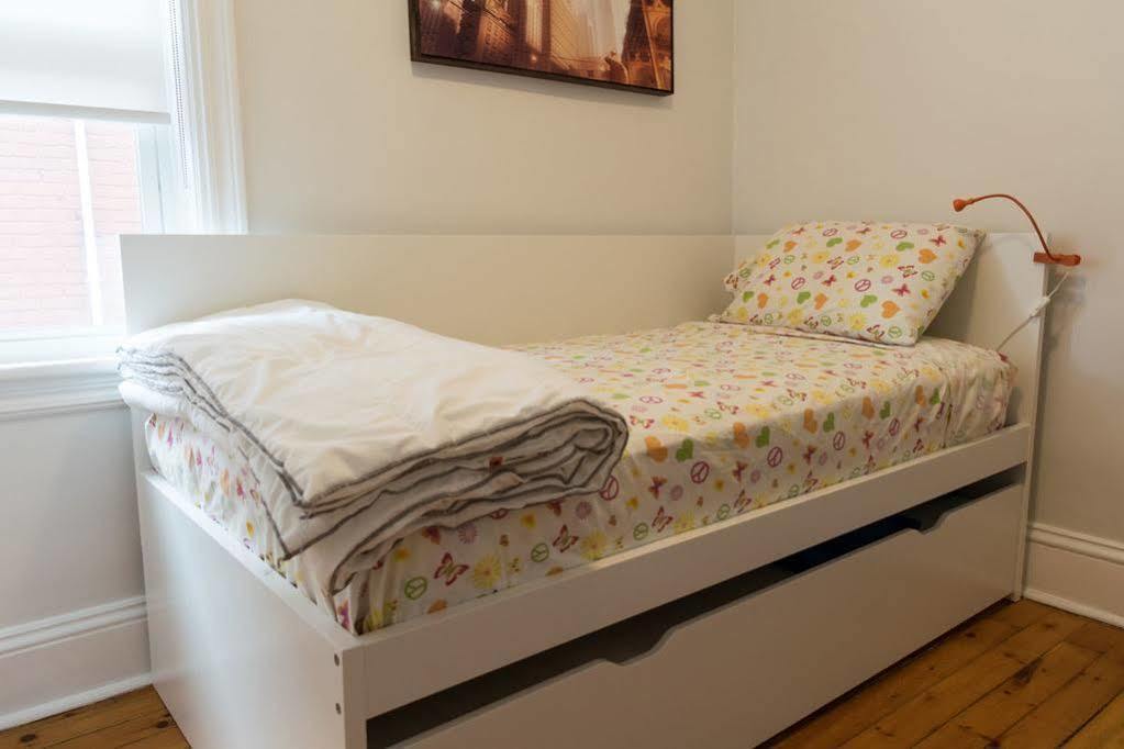 Apartment Lm Sims Avenue *