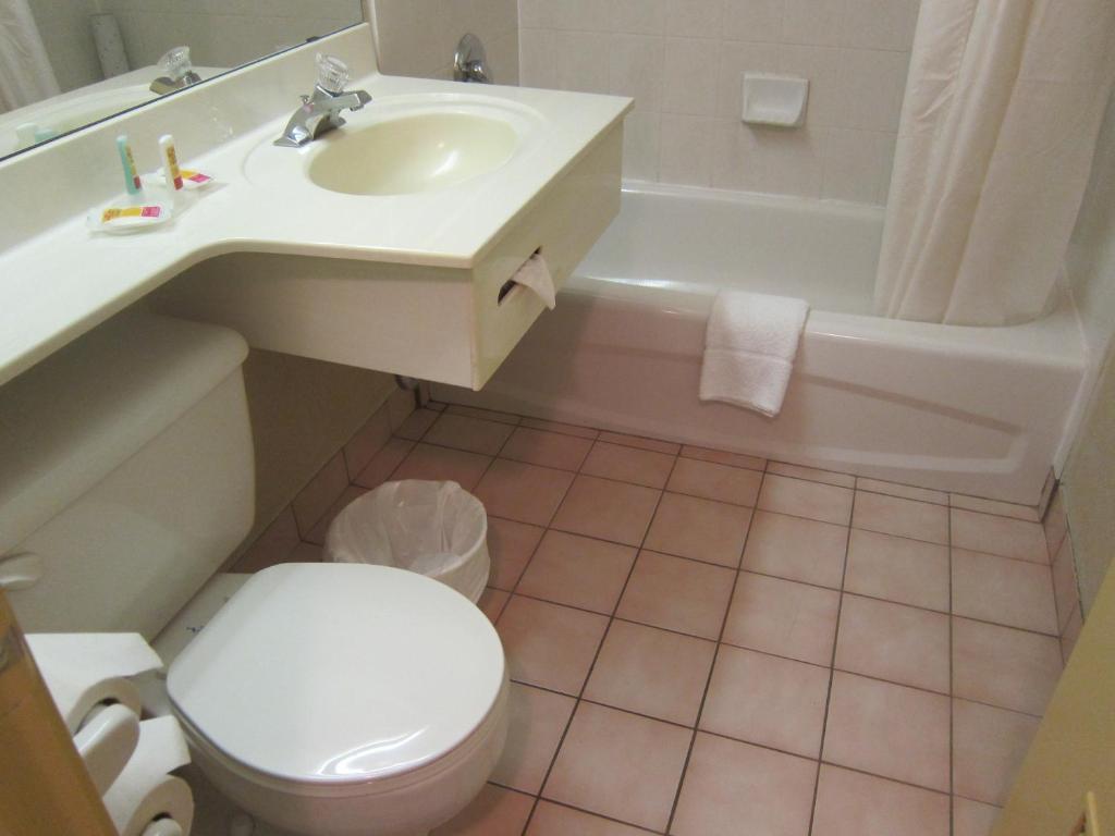 Plaza Downtown Hotel