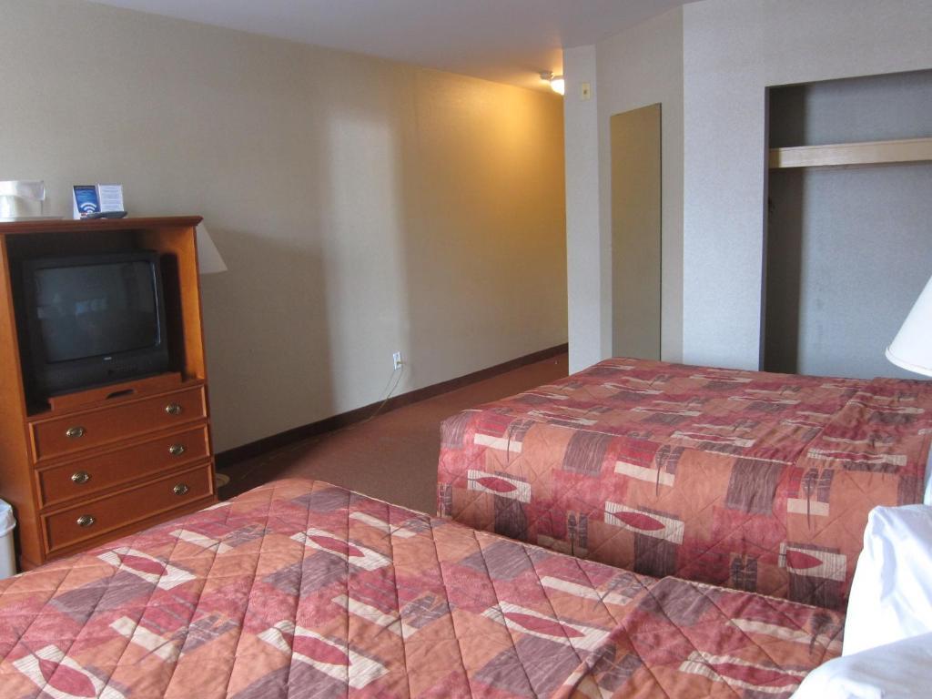 Plaza Downtown Hotel