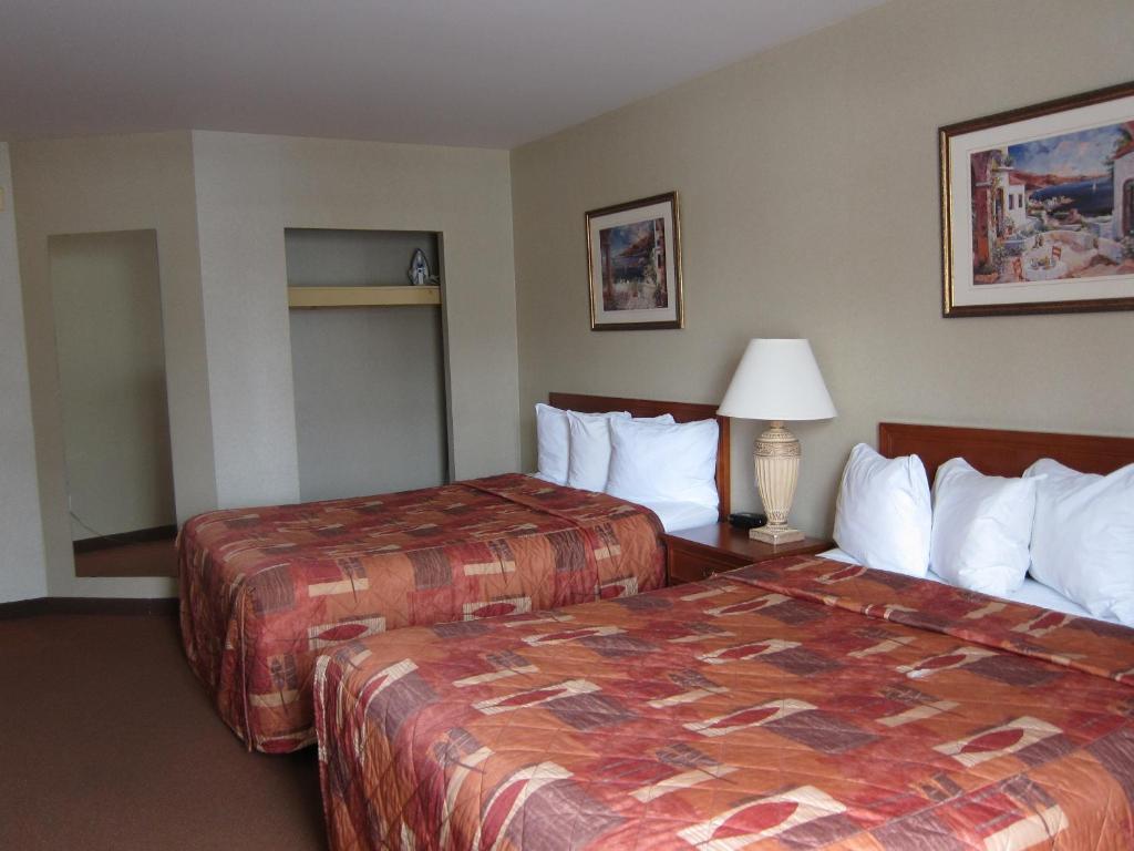 Plaza Downtown 3*