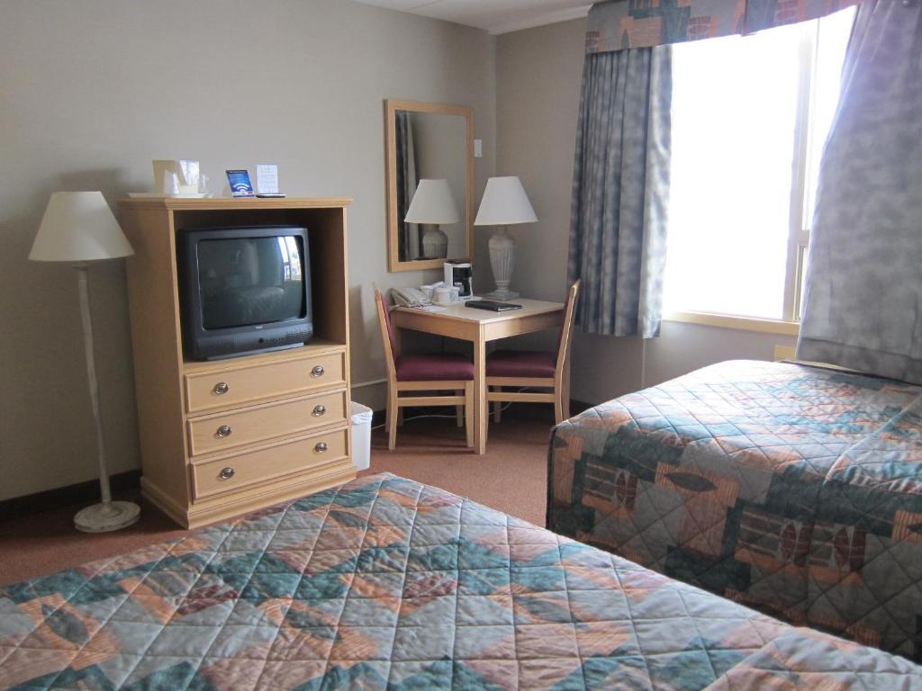 Plaza Downtown Hotel
