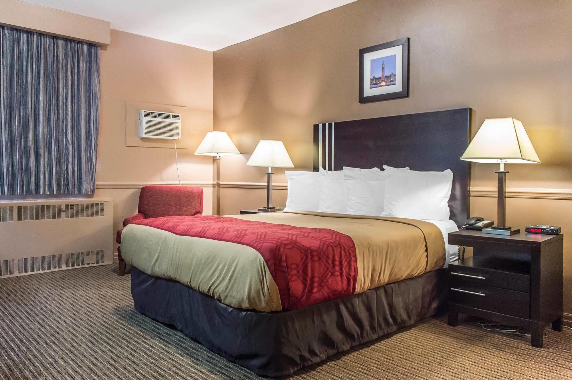 Econo Downtown Lodge *