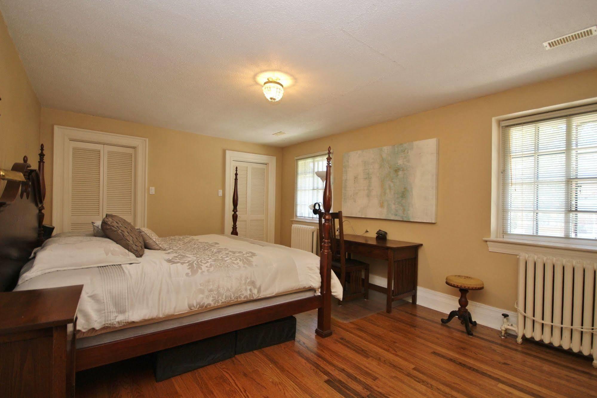 Ambassador Bed & Breakfast Ottawa